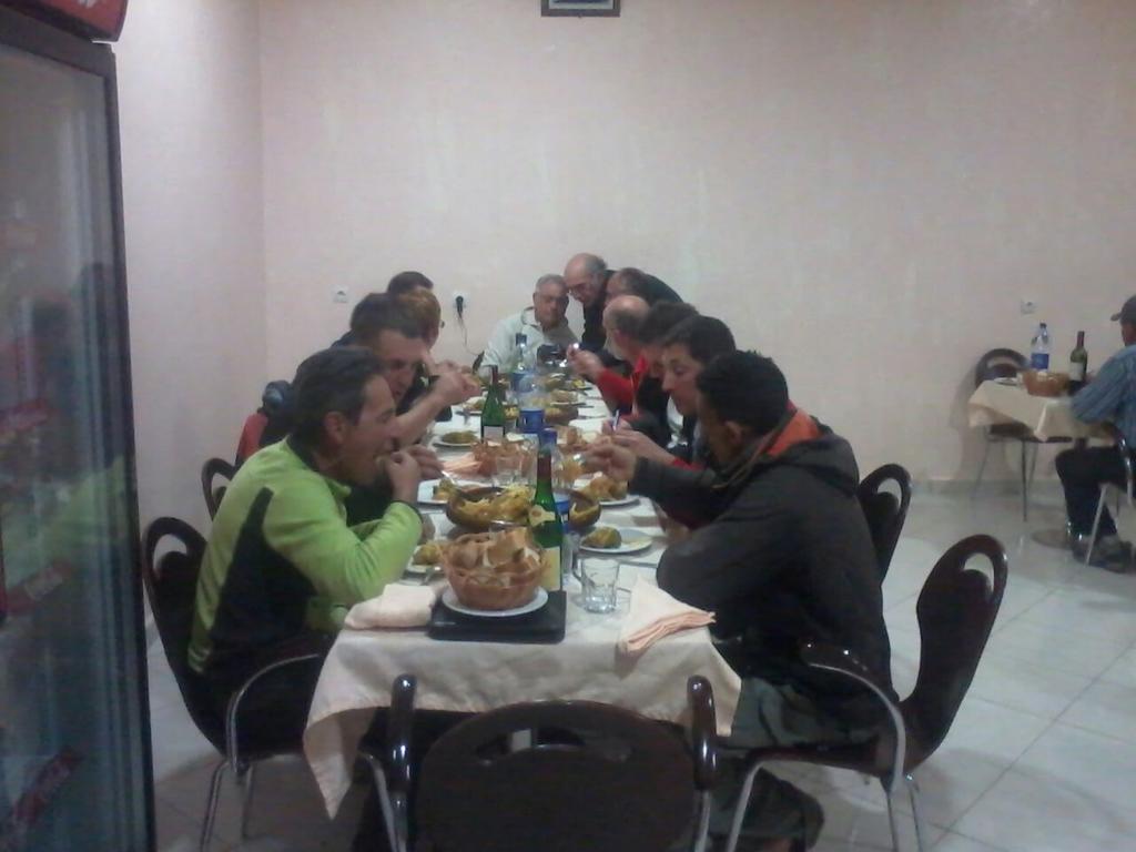 Maison D'Hotes Afoulki Tafraout Ruang foto